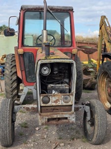 Massey Ferguson 590 tractor